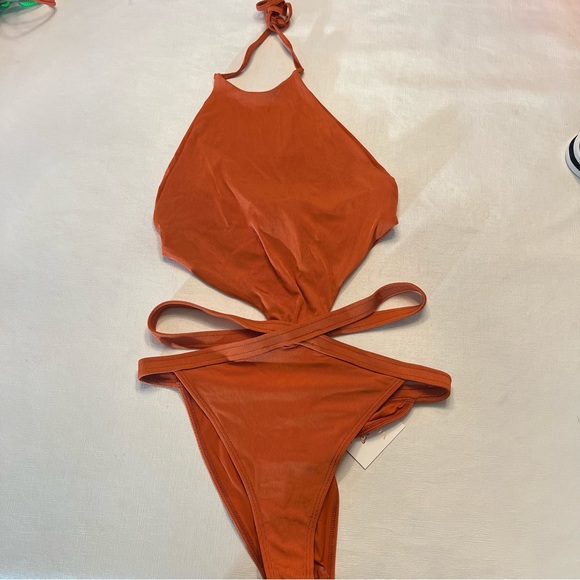 Monarch Reign Intrigue Bandage One Piece - Picture 2 of 4